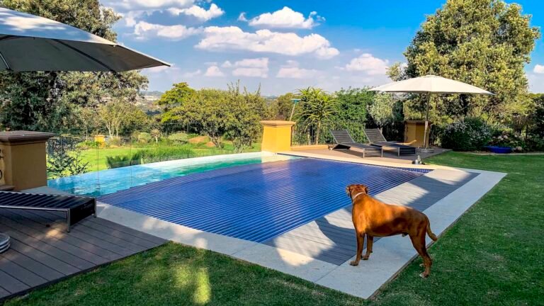 Cellini 2 Pool deck slatted cover with a front rimflow 2